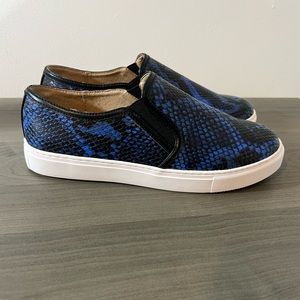 Vince Camuto Women's Canitia Blue
Snakeskin Shoes